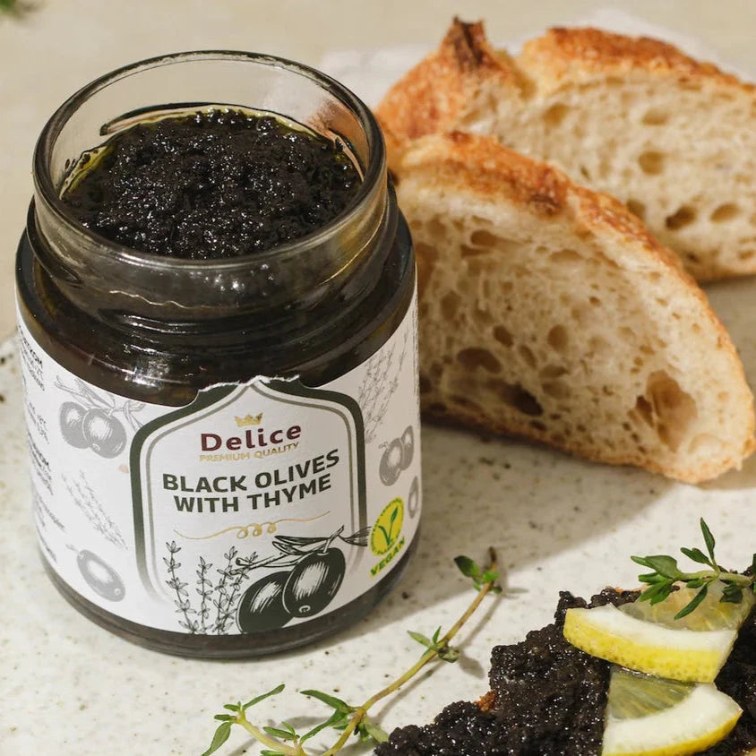 Črne olive in materina dušica