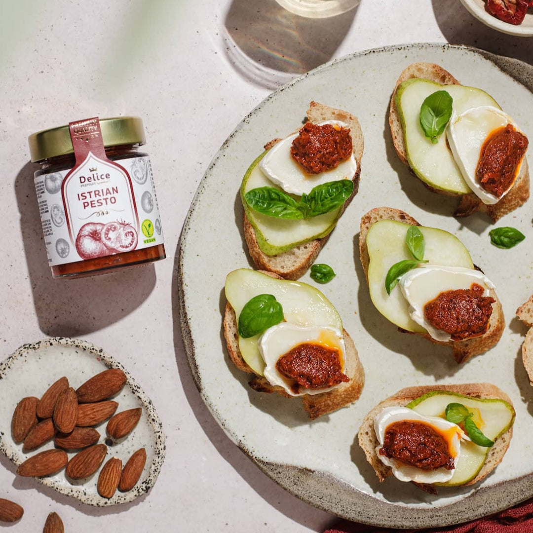 Istrski pesto iz posušenih paradižnikov in mandljev